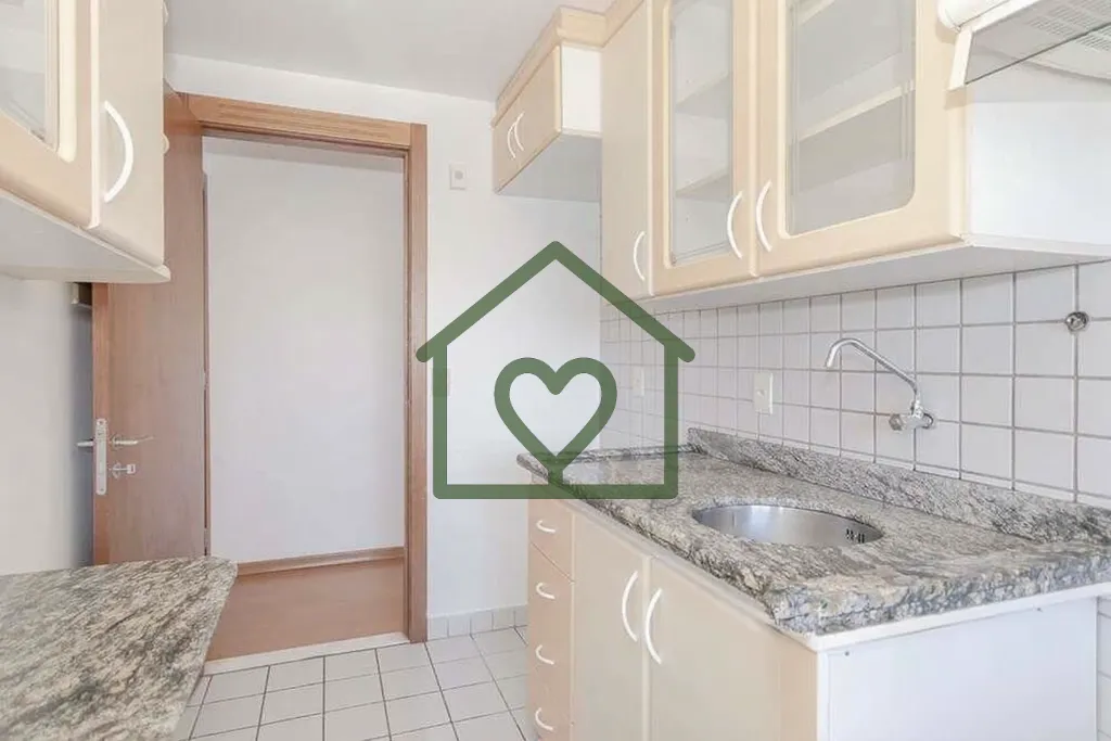 Imagem Apartamento com 3 dormitórios, sendo 1 suíte com armários, banheiro social e suíte com armário,...