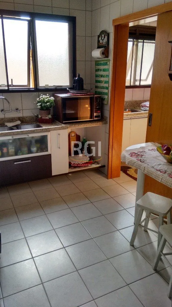 Imagem Apartamento para Venda - 238.12m², 3 dormitórios, sendo 1 suites, 3 vagas - Menino Deus