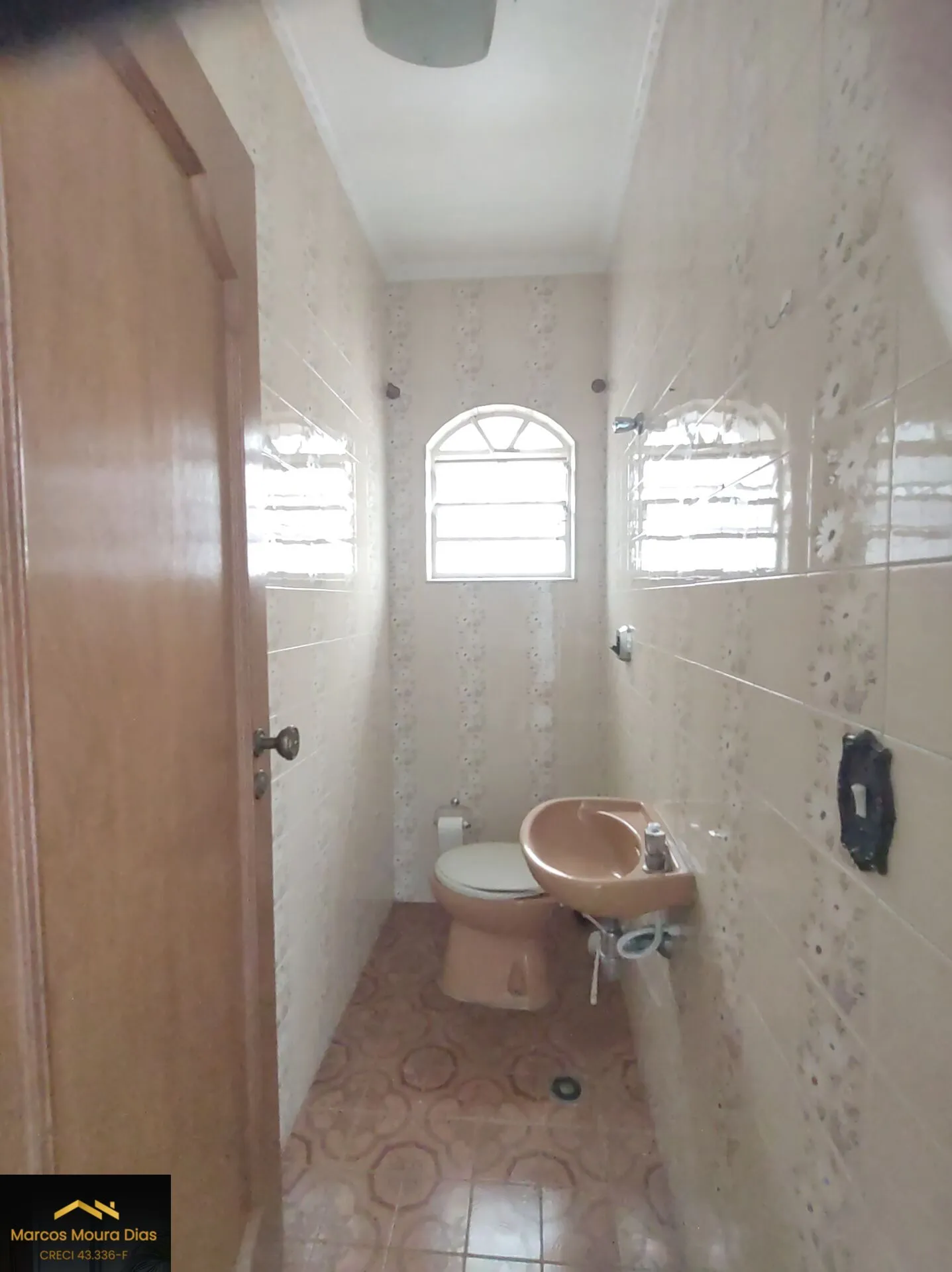 Imagem Sobrado com 03 Dormitórios ( 1 Suíte com Terraço), 02 Vagas para automóvel, bairro extremamente arborizado- perto da USP ( Jd Rizzo - Butantã).