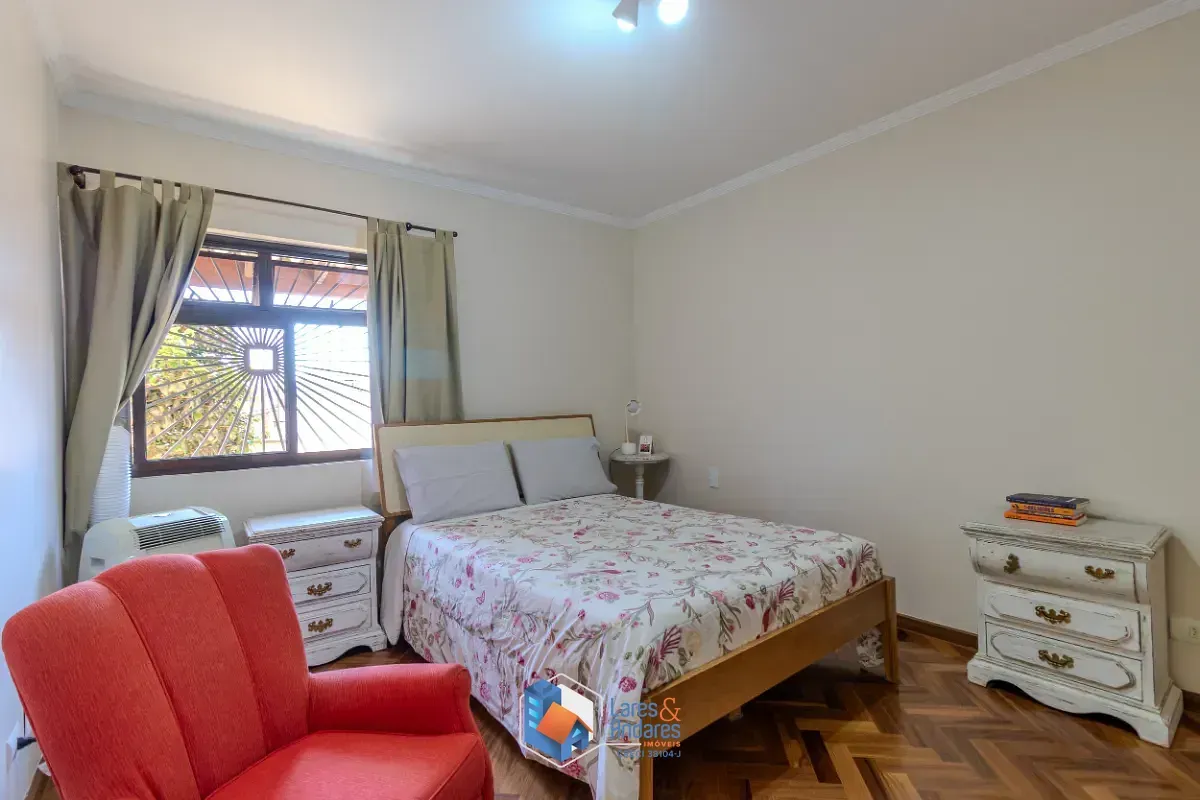 Imagem Casa para venda em Vila Nova Caledônia com 4 quartos, sendo 2 suítes, 346m²