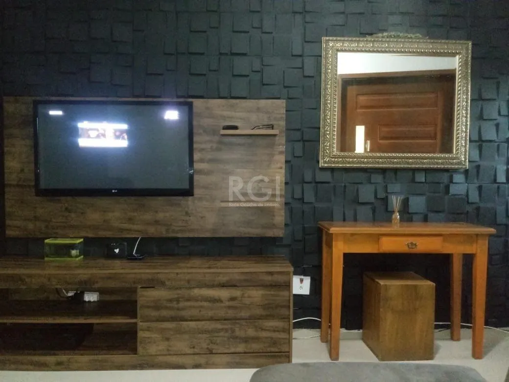 Imagem Casa com 2 quartos, 2 vagas de garagem, no bairro Aberta dos Morros, Porto Alegre/RS