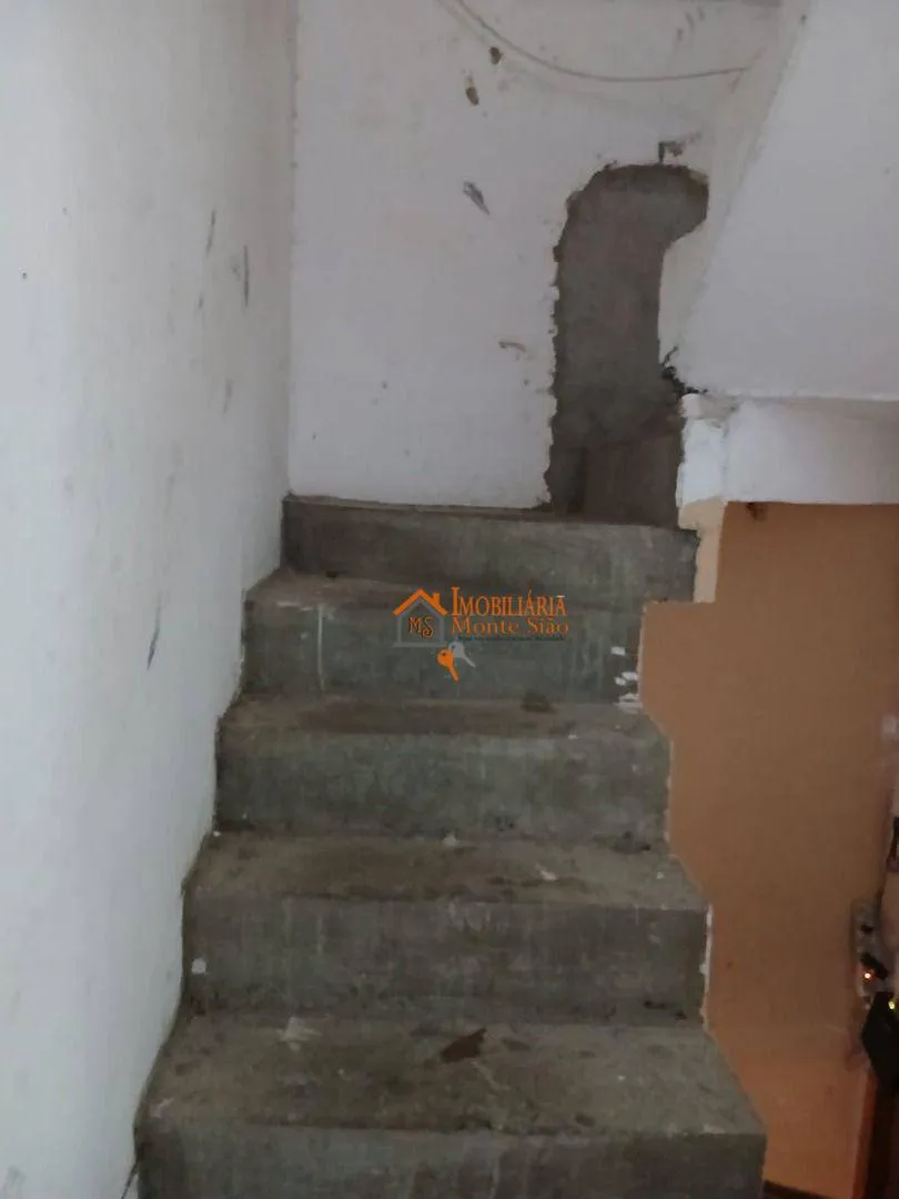 Imagem Sobrado com 4 dormitórios à venda, 300 m² por R$ 850.000,00 - Vila Augusta - Guarulhos/SP