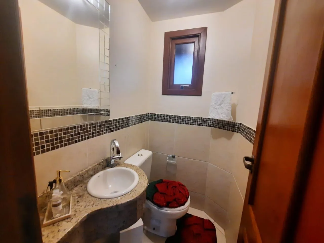 Imagem Casa em Condomínio, 131m², 2 dormitórios, 1 vaga no bairro Cavalhada