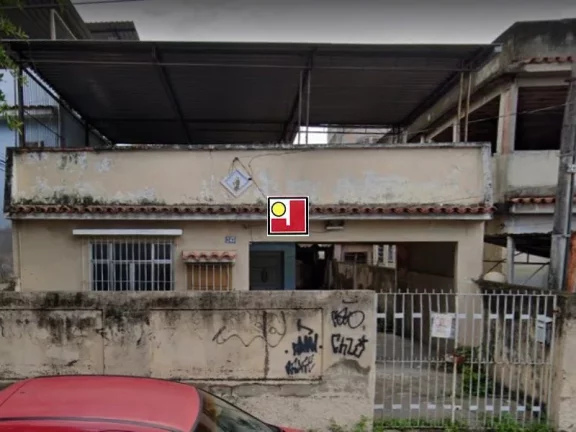 Imagem Vendo casa em Olaria, ótima rua, excelente ponto, preço baixinho, 210m² de terreno e 117m² construídos, piso cerâmica, comércio próximo .