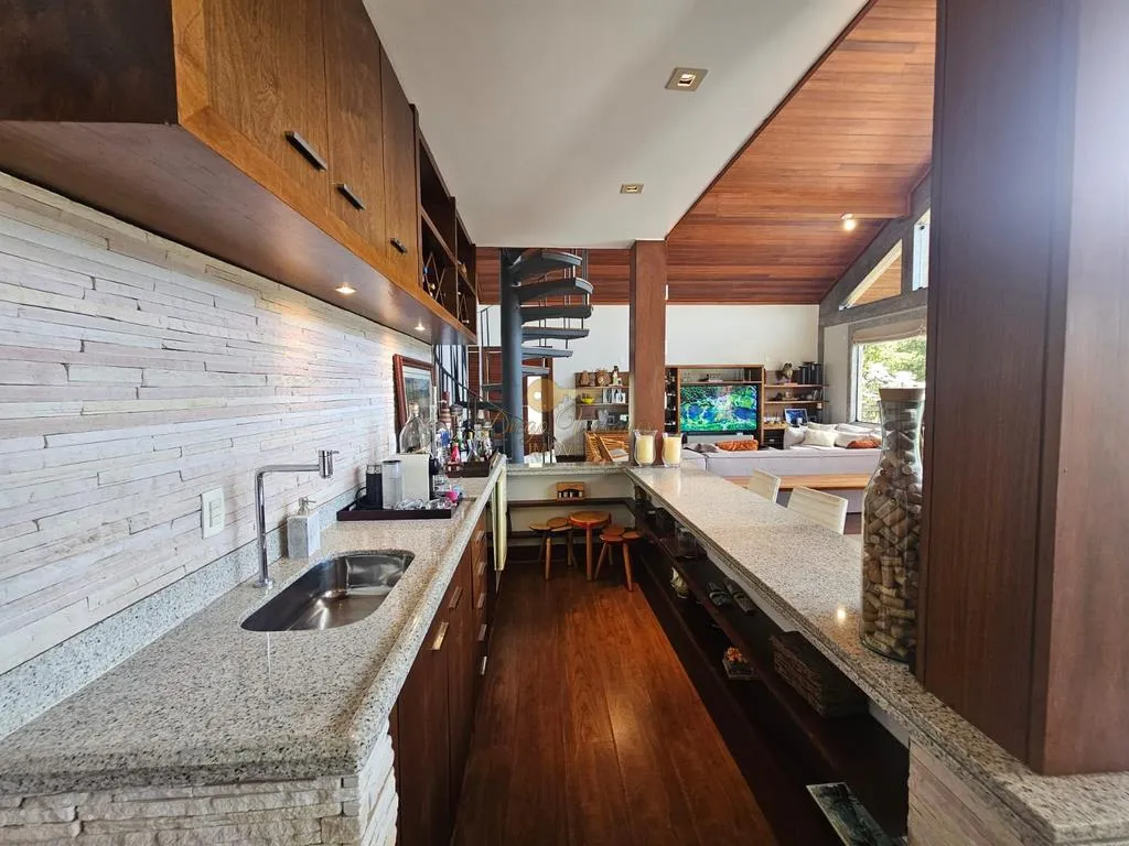 Imagem Casa em Condomínio para Venda em Teresópolis / RJ no bairro Green Valley