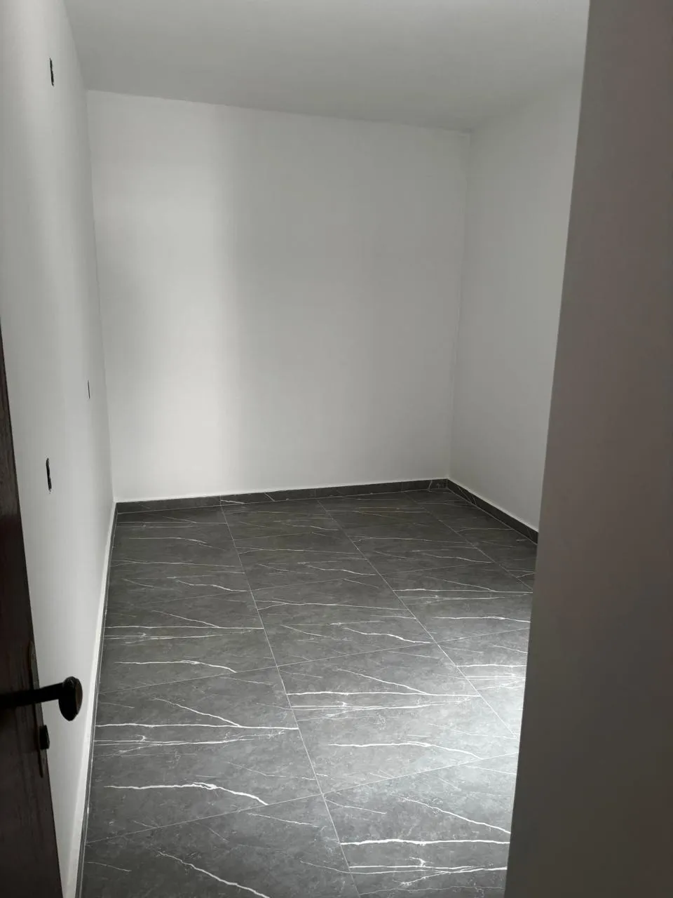 Imagem Casa nova, construída em 2025, 51,90 m² de área construída, 2 dormitórios, 1 banheiro, sala, cozinha, área de serviço e garagem para 1 carro e 1 noto.