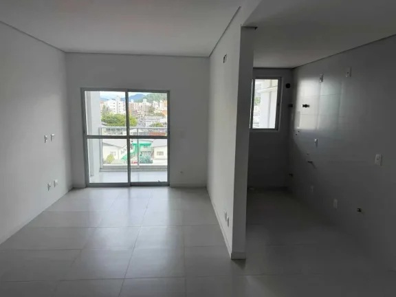 Imagem Apartamento com 2 dormitórios sendo 1 suíte e 1 vaga de garagem em Balneário Camboriú