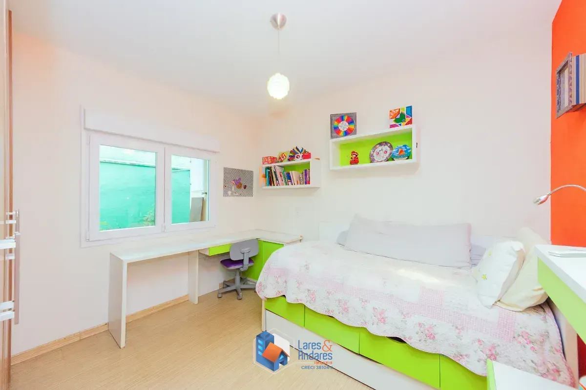 Imagem Casa para venda em Jardim Santa Helena com 4 quartos, sendo 2 suítes, 280m²