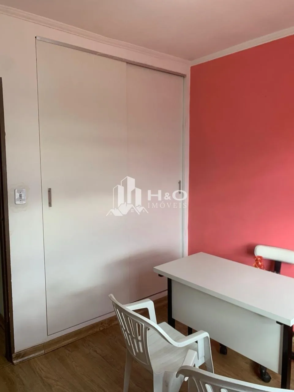 Imagem Sobrado à venda no bairro Jacuí com 100m², 3 dormitórios, quintal e 4 vagas de garagem