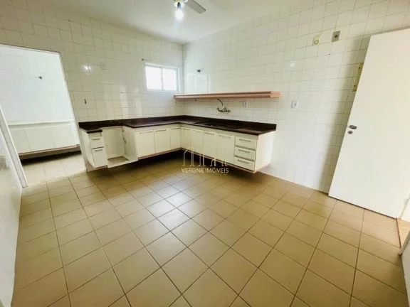 Imagem Apartamento amplo e bem localizado com quatro quartos e varanda a venda no Itaigara
