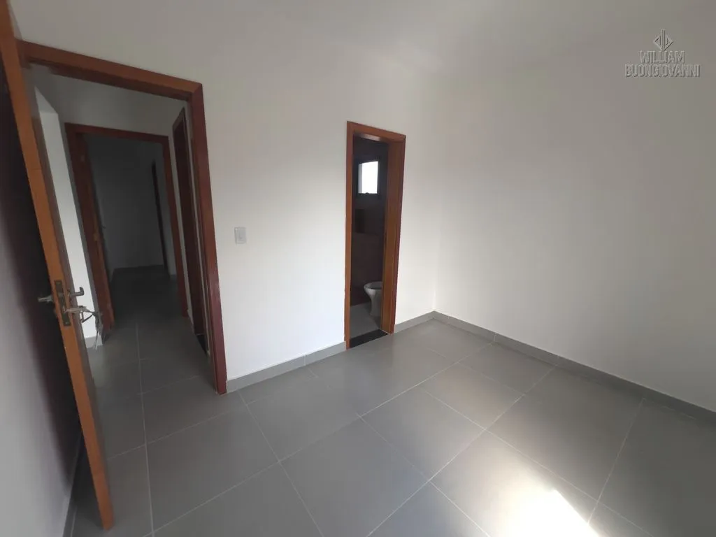 Imagem CASA SOBREPOSTA EM CONDOMÍNIO NA PRAIA GRANDE | ENTRADA A PARTIR DE R$ 6 MIL!