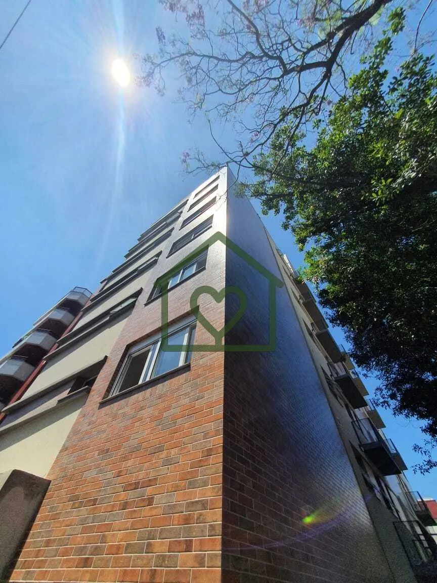 Imagem Localizado em área prestigiada de Porto Alegre, o Lexington 111 está edificado em uma rua caracter...