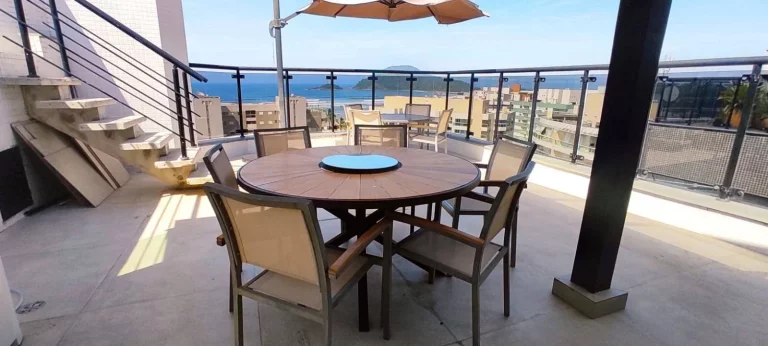 Imagem Cobertura à venda Riviera p?(C) na areia com vista para mar.