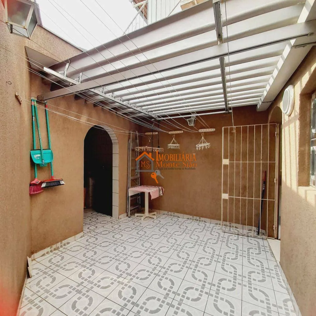 Imagem Sobrado com 4 dormitórios à venda, 280 m² por R$ 850.000,00 - Jardim Presidente Dutra - Guarulhos/SP