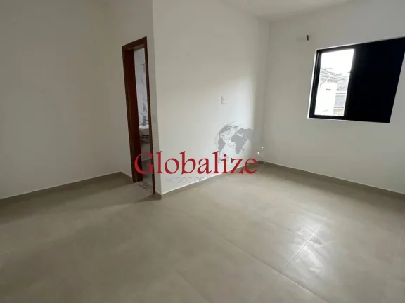 Imagem Casa Sobreposta alta à venda com 80m², 2 suítes, churrasqueira, 1 vaga por R$695.000,00 na Vila Belmiro em Santos