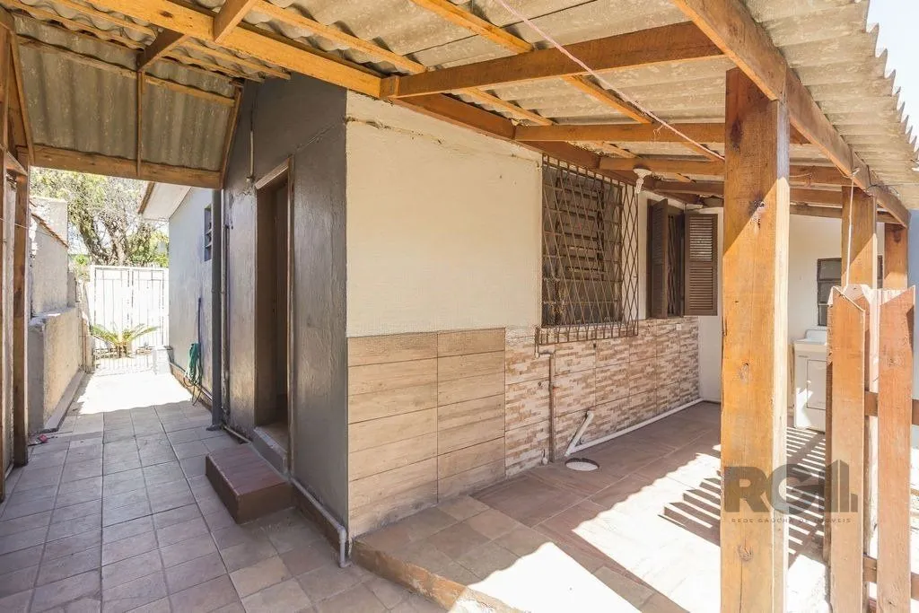 Imagem Casa de 5 dormitórios no bairro Sarandi