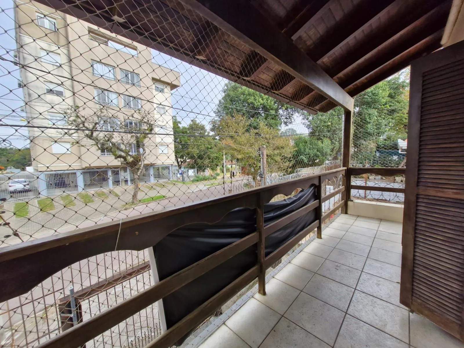 Imagem Casa de 3 dormitórios com piscina no bairro Teresópolis.