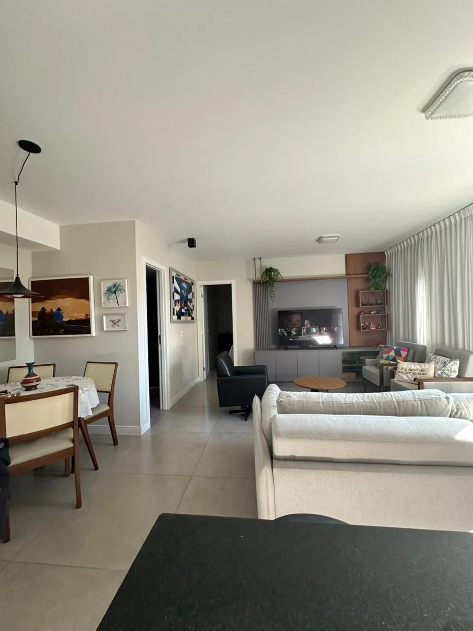 Imagem Apartamento Mobiliado e Reformado com Closet, Churrasqueira e Infraestrutura Completa no Centro de Porto Alegre