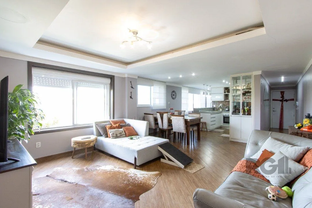 Imagem Apartamento reformado de 124m² privativos- 3 dormitórios sendo 1 suíte no bairro Medianeira