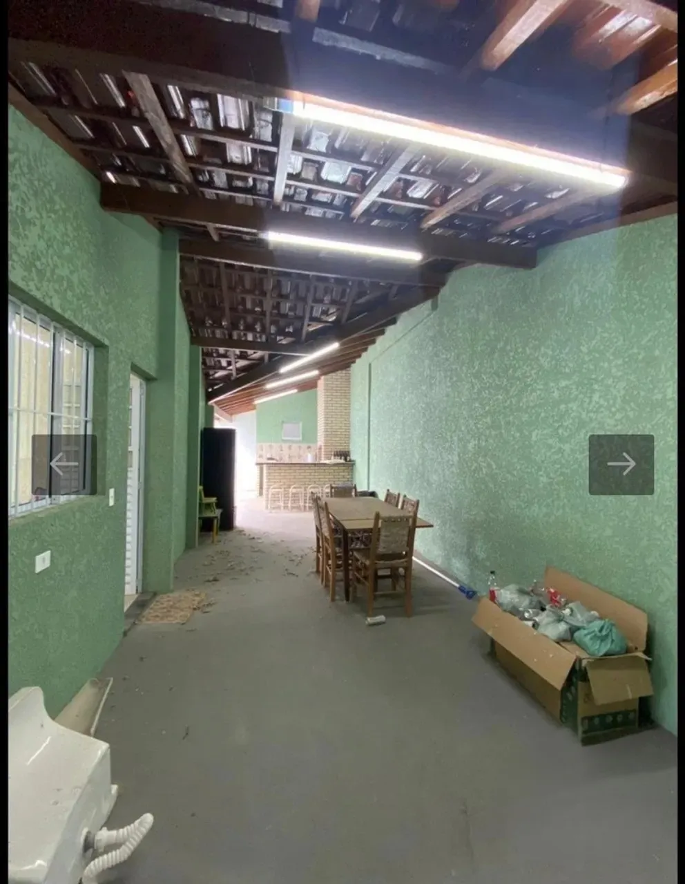 Imagem Chácara à venda em Salto de Pirapora-SP, Bairro da Ilha: 2 quartos, 1 sala, 2 banheiros, 4 vagas de garagem, 275m². Venha conferir!
