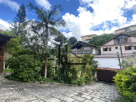 Imagem Casa linear com 4 quartos, quintal, horta e área gourmet - à venda, 183 m² - Araras - Teresópolis/RJ
