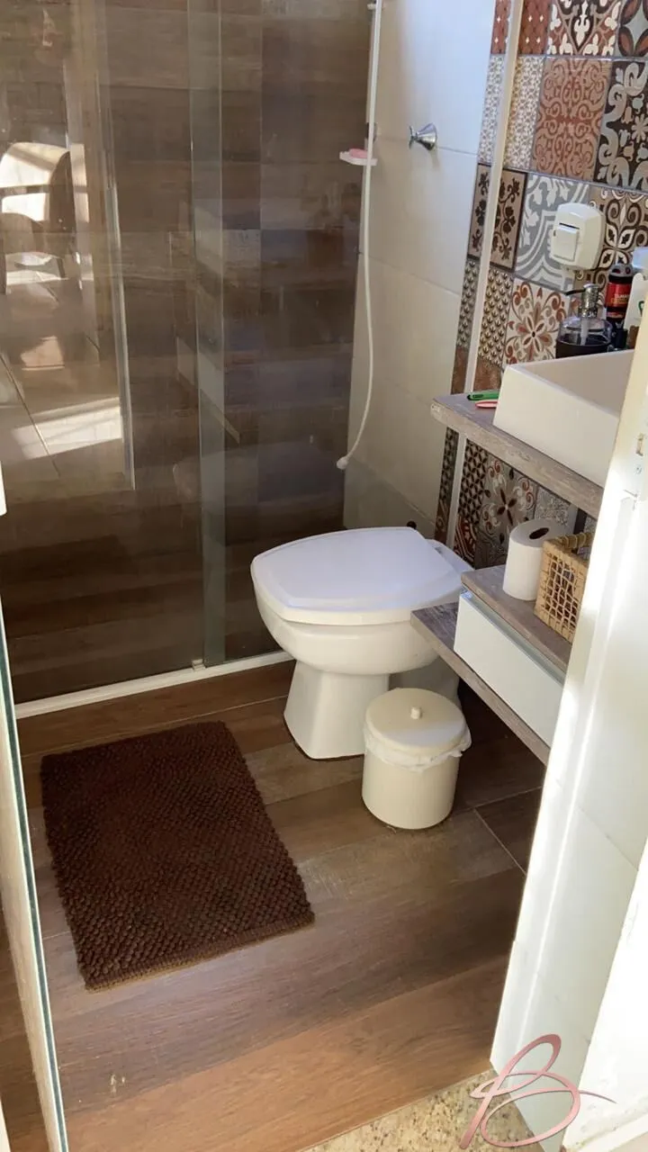 Imagem Casa de 2 pisos com 4 dormitórios á venda no Cordeiros