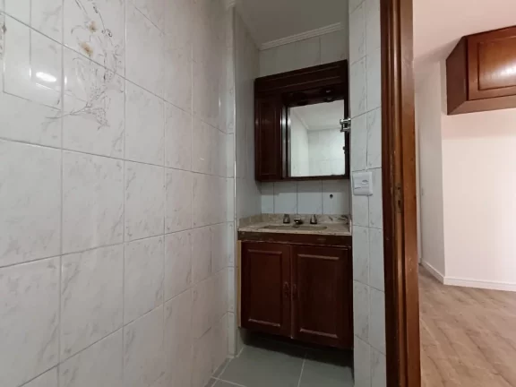 Imagem Apartamento na Ponta da praia com 03 quartos e sacada!
