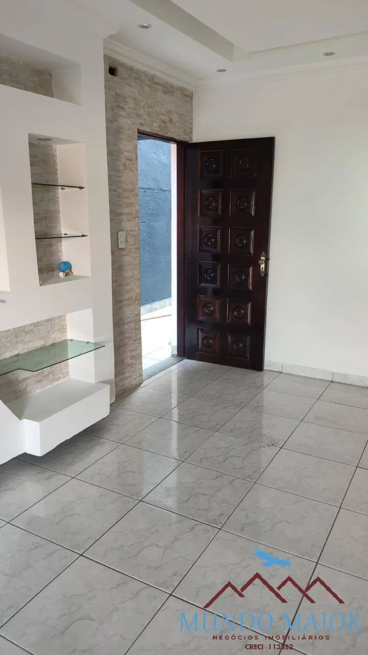 Imagem Assobradada Confortável 230m² em Bairro Simples e Prático!