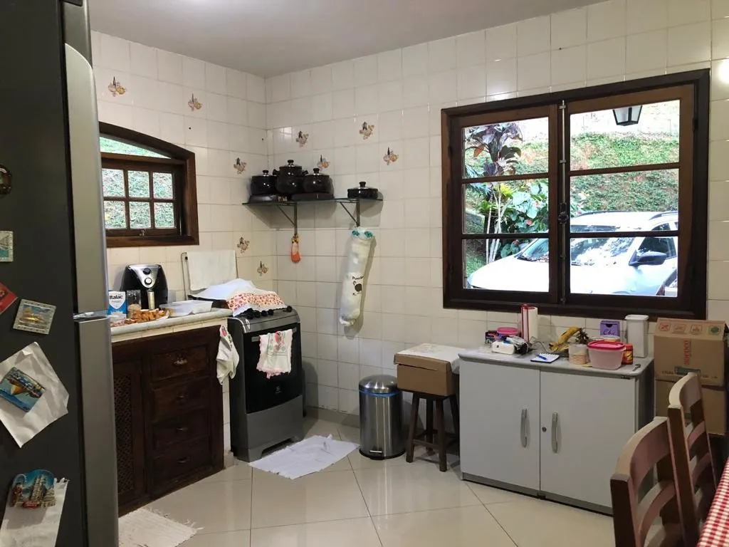 Imagem Casa em Condomínio para Venda em Petrópolis / RJ no bairro Itaipava