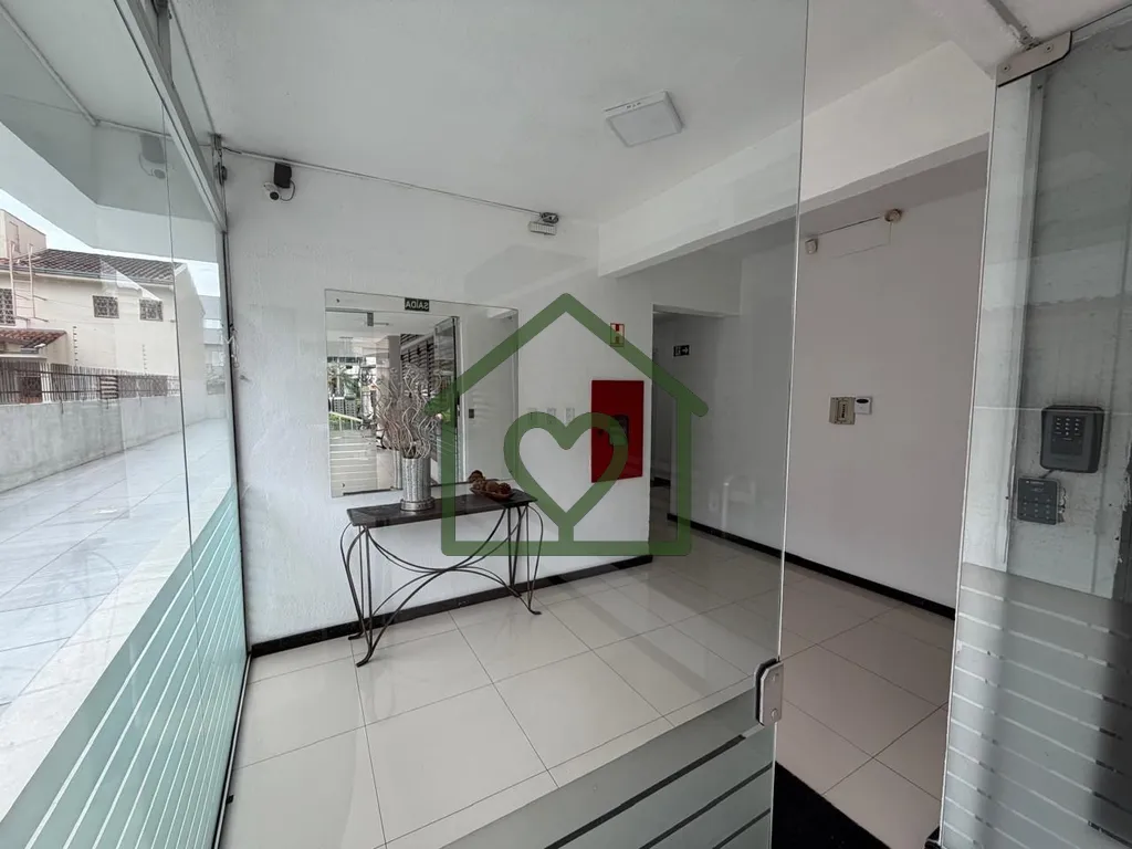 Imagem Vendo excelente apartamento semi mobiliado, poucos metros do Medplex, conta com 89 m² de área úti...