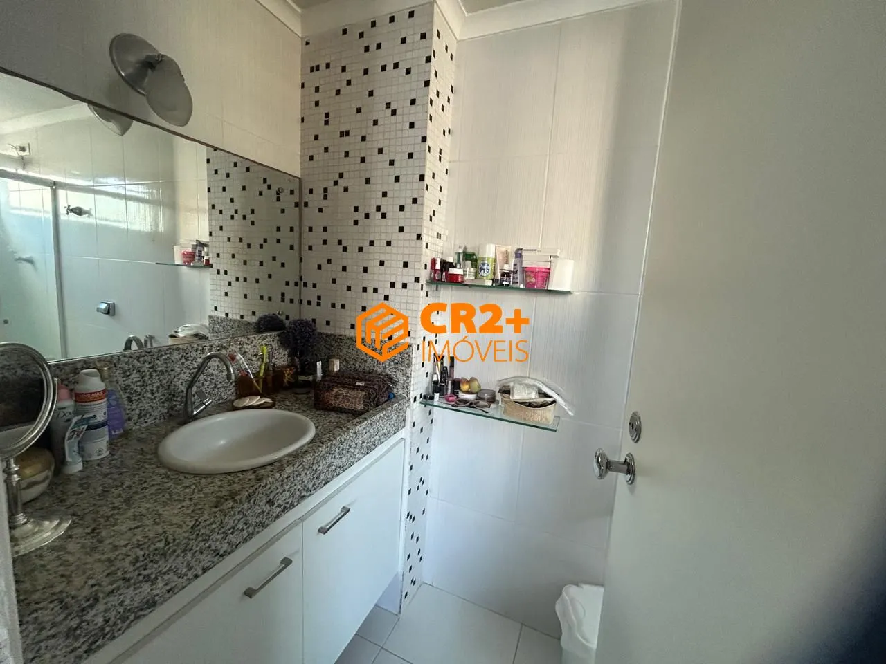 Imagem Apartamento à venda com 185m² , 4 quartos sendo 2 suítes no Espinheiro.