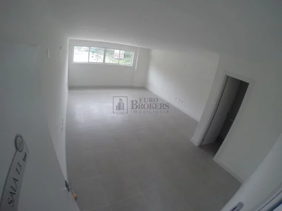 Imagem Excelente prédio comercial com 19 salas em Balneário Camboriú.