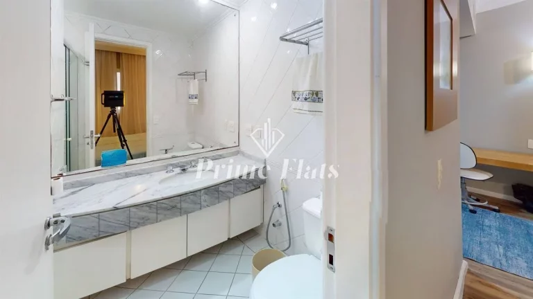 Imagem Flat disponível para locação no Quality Suites Oscar Freire em Pinheiros, com 30m², 1 dormitório e 1 vaga
