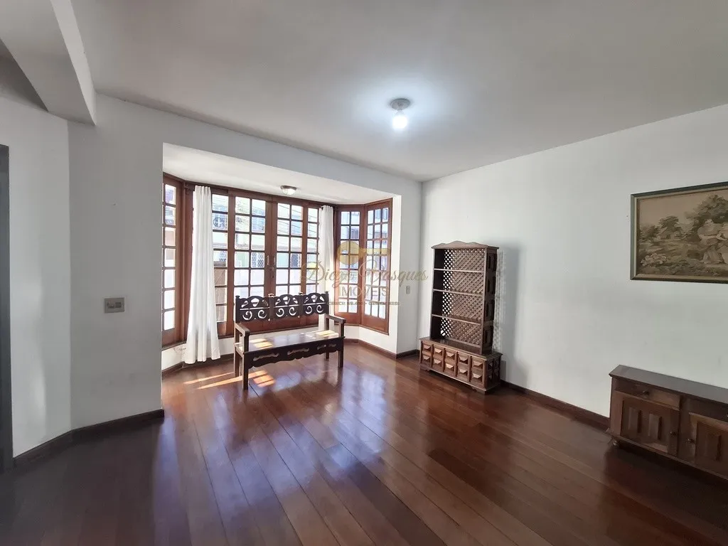 Imagem Casa para Venda em Teresópolis / RJ no bairro Várzea