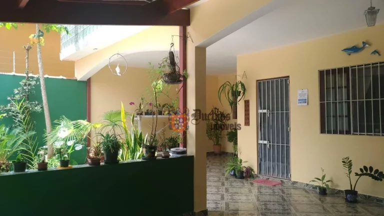 Imagem Sobrado com 3 dormitórios à venda, 180 m² por R$ 450.000 - Morro do Algodão - Caraguatatuba/SP