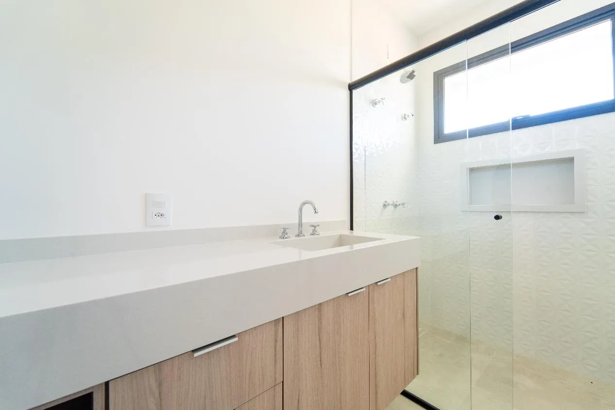 Imagem LINDA CASA NO CONDOMINIO RESERVA ERMIDA (ELOY CHAVES).
