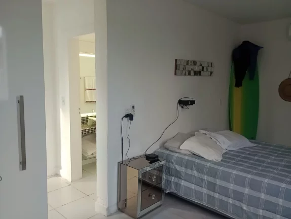 Imagem Casa robusta e bem localizada em Garopaba: ideal para quem ama natureza e conforto.