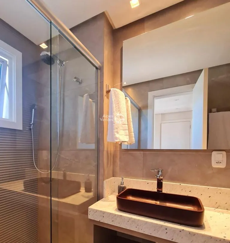 Imagem Encantador Apartamento de 1 Quarto à Venda em Gramado Centro 74m2
