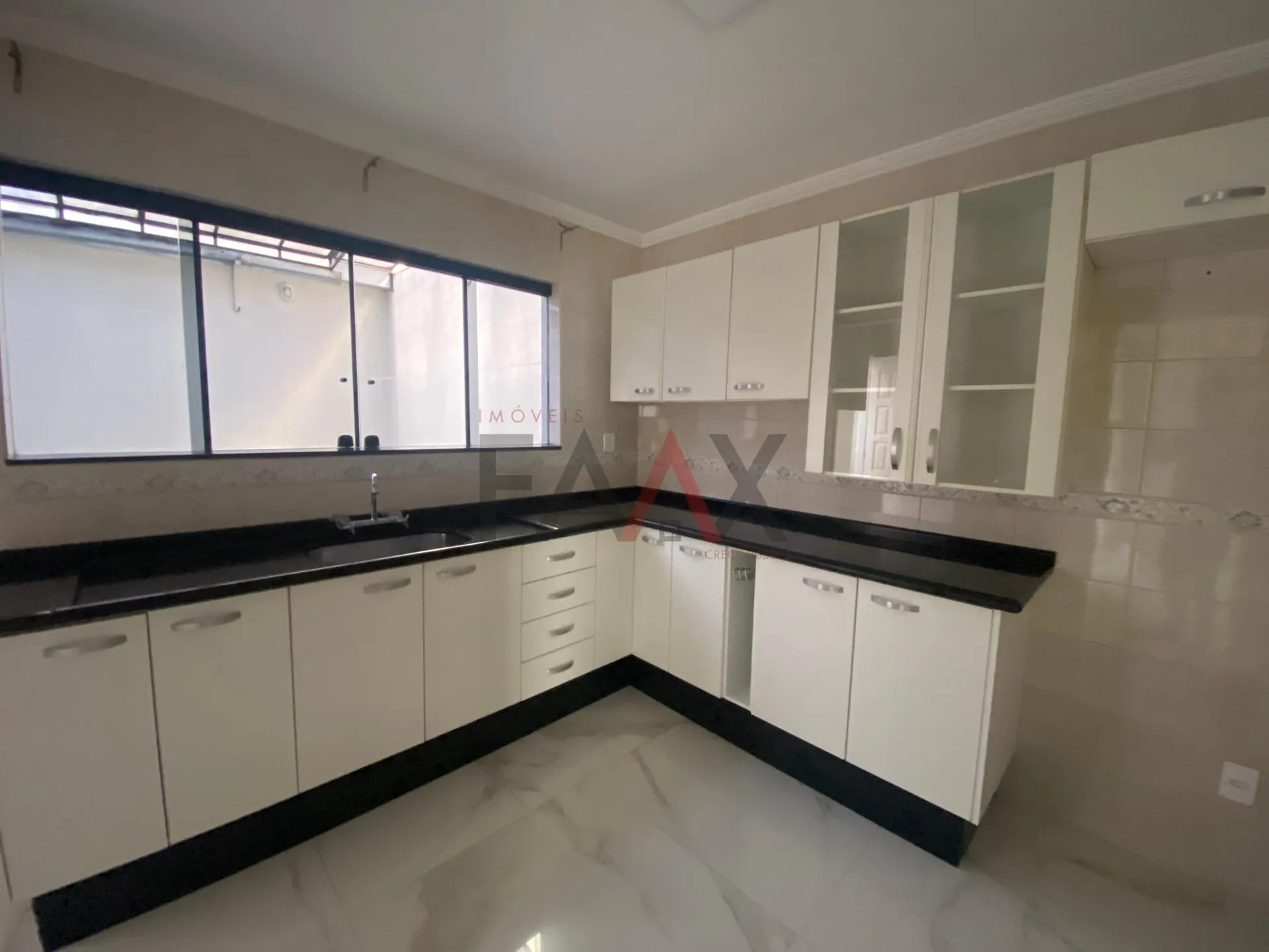 Imagem Sobrado com 4 dormitórios para locação,168.55 m², Alto da XV, GUARAPUAVA - PR