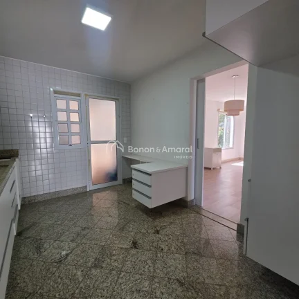 Imagem Localizada em um ambiente tranquilo, com apenas 59 residências, esta aconchegante e charmosa casa e...