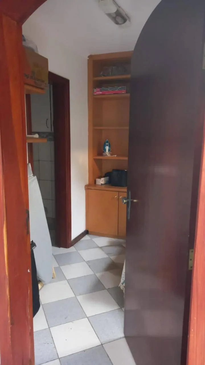 Imagem Casa Sobrado de 320m² Localizada no Condomínio Morada dos Pinheiros!