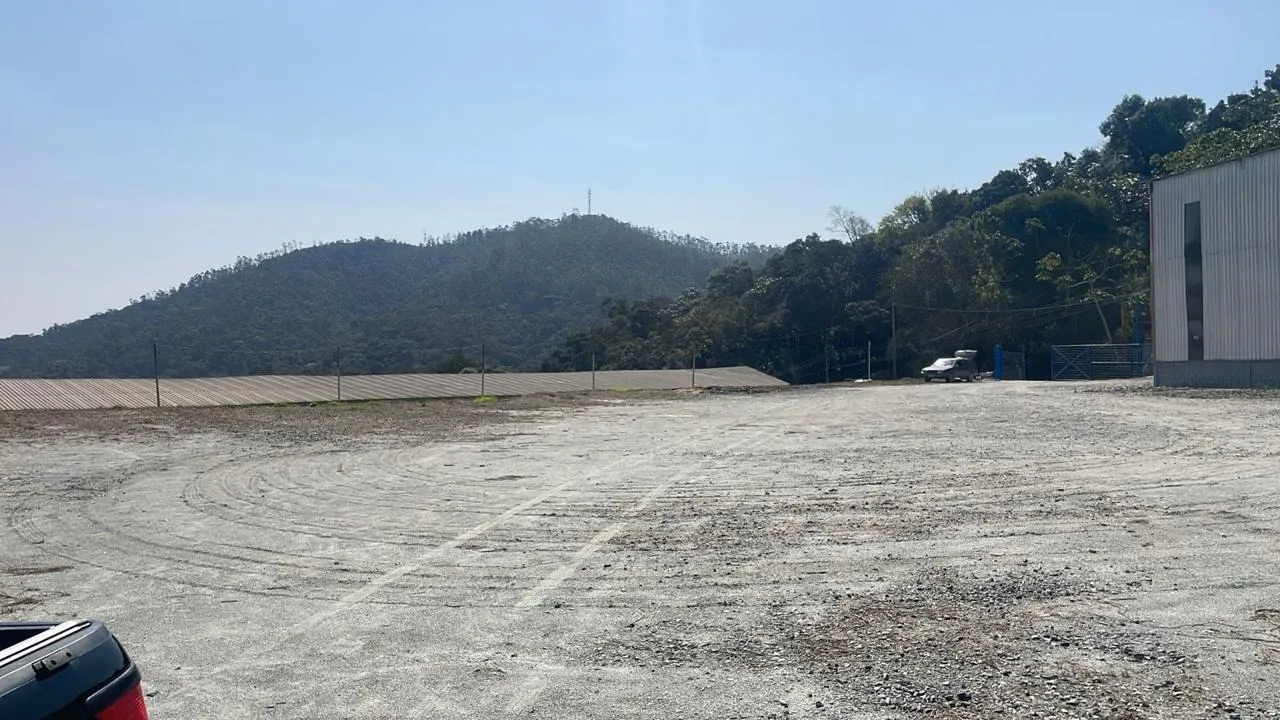 Imagem Condomínio Logístico Empresarial KM43: Sua Solução Perfeita para Operações de Grande Escala