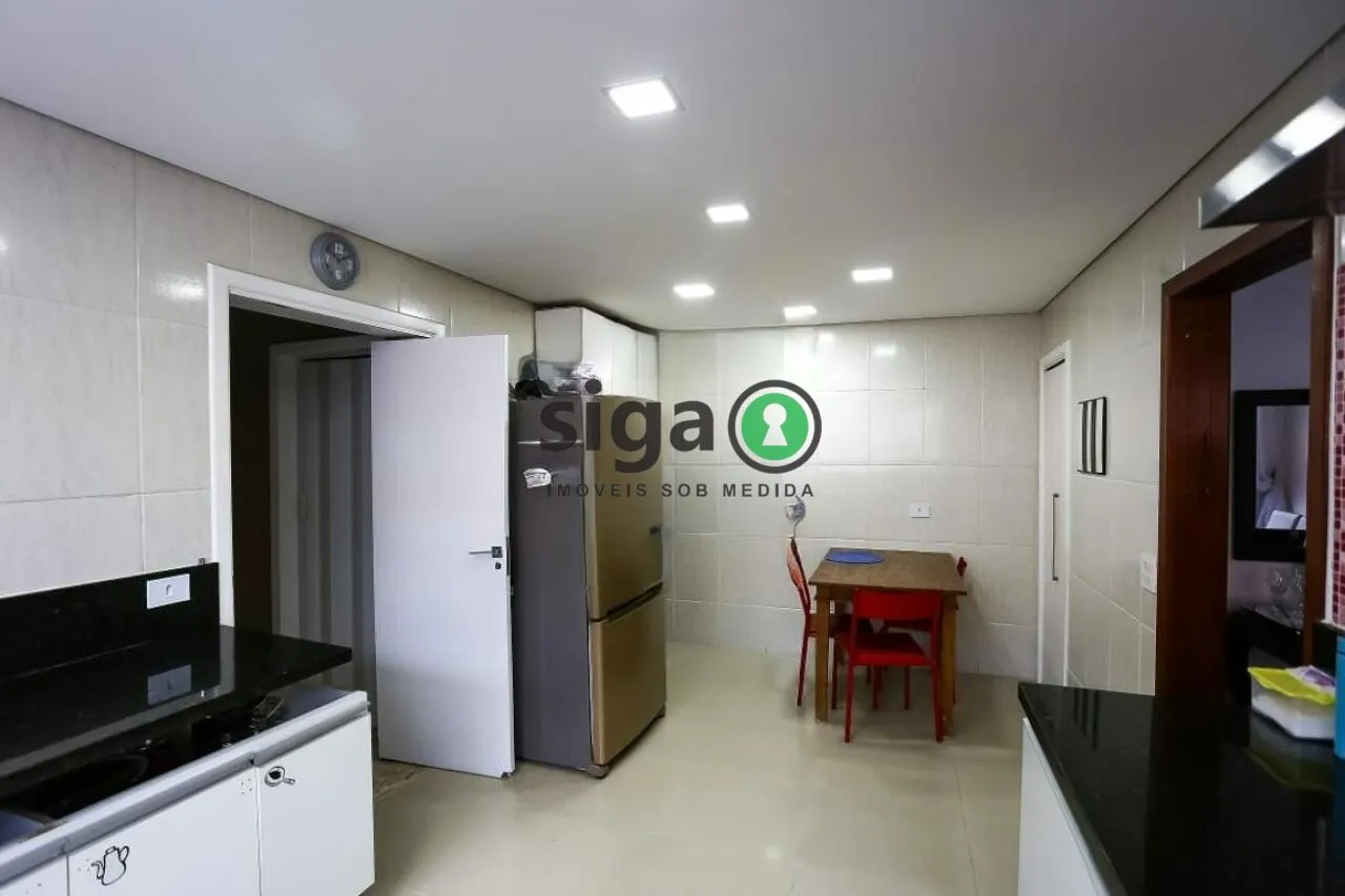 Imagem Casa à venda com 190m², 3 quartos e 3 vagas