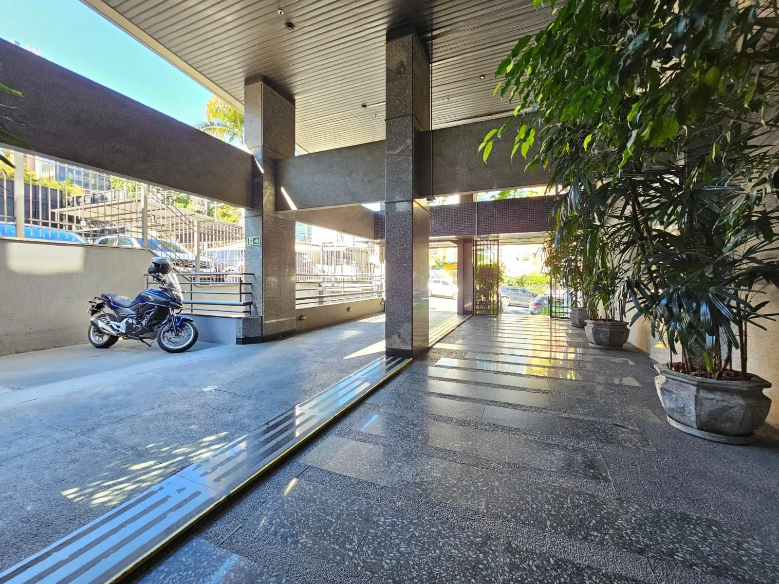 Imagem Conjunto Comercial com 2 salas para alugar em Moinhos de Vento, Porto Alegre