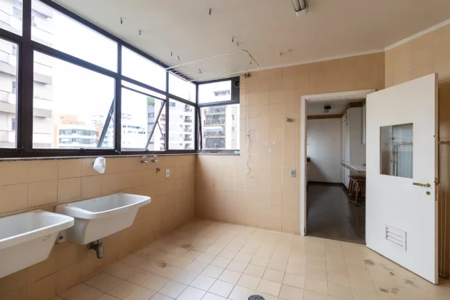 Imagem Apartamento à venda em São Paulo, Moema, com 3 quartos, 325m2