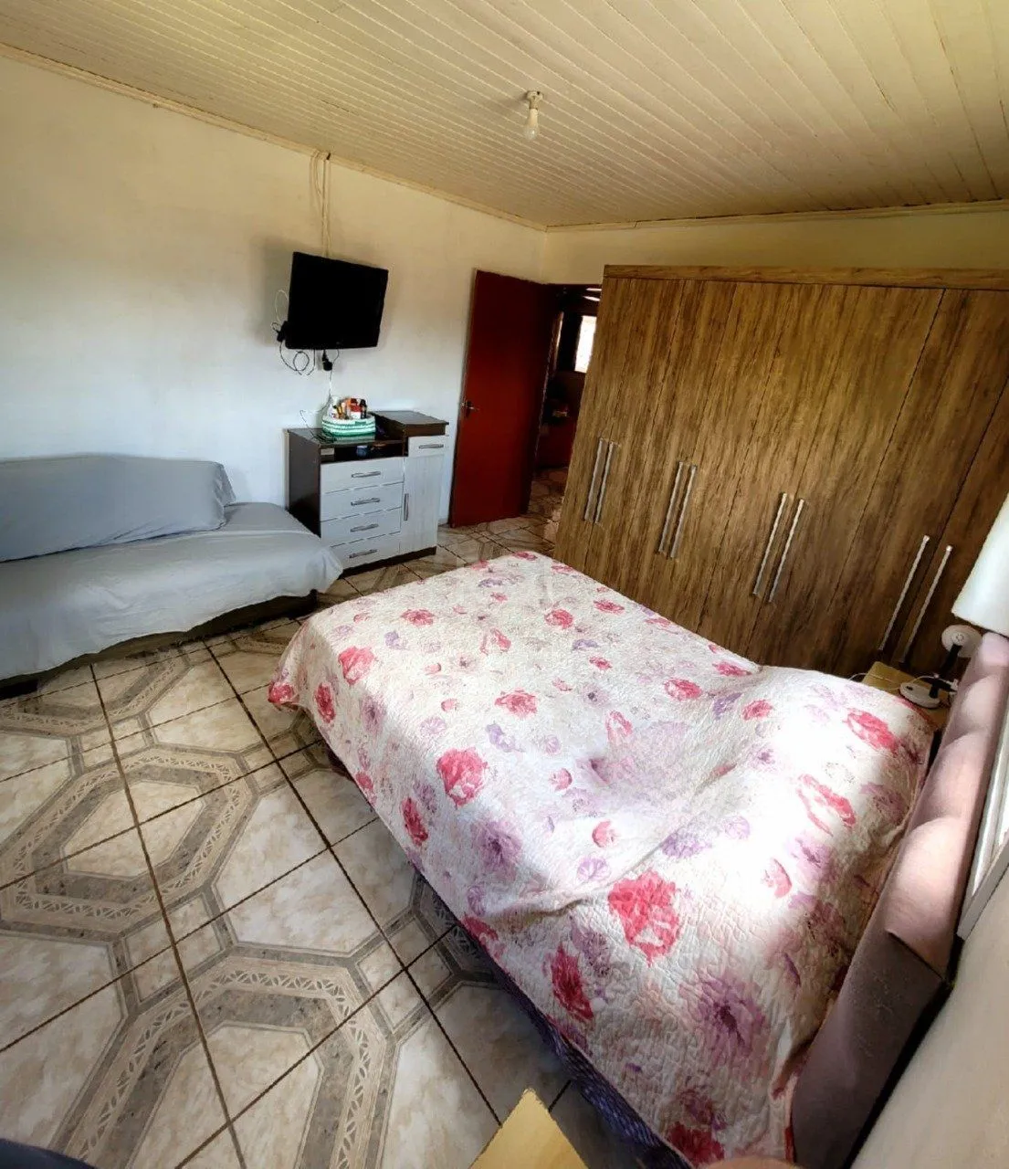 Imagem Casa com 3 quartos, 1 suíte, vaga, varanda, no bairro Hilda, Cruz Alta/RS