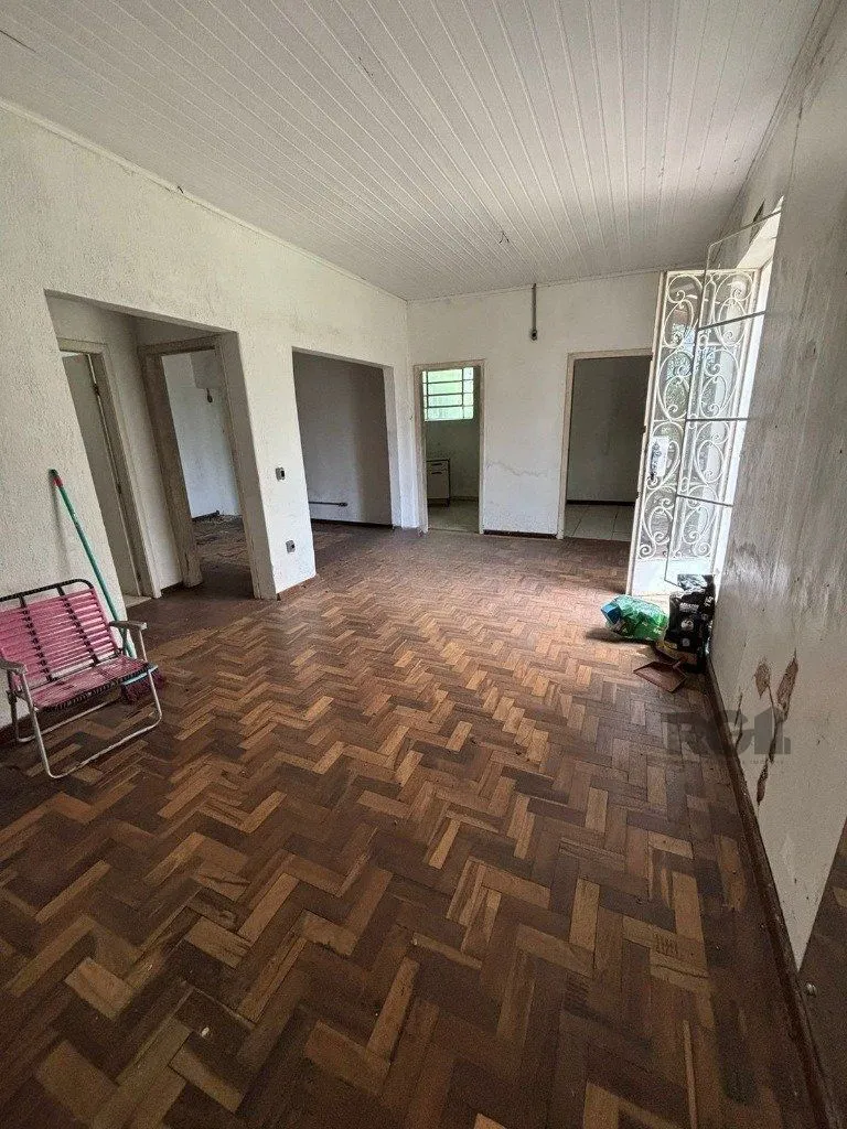 Imagem Casa com 3 quartos, 4 vagas e 120m² no bairro Vila Assução