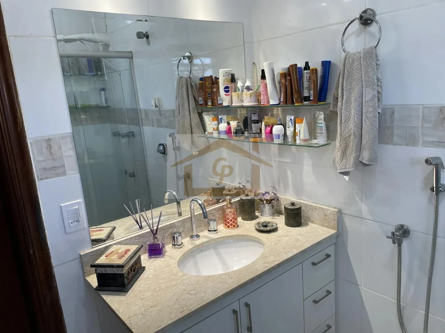 Imagem Casa em Condomínio, 3 quartos (1 suíte) 4 vagas