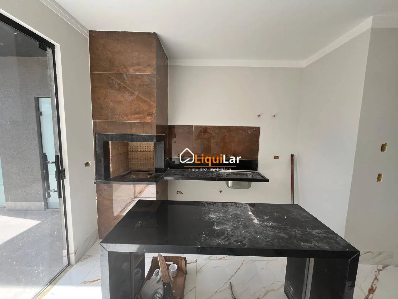 Imagem : Casa Nova à Venda na Vila Carlota com 2 Suítes e Piscina