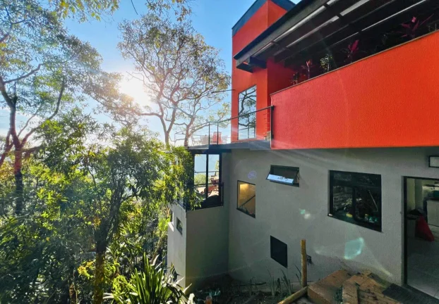 Imagem Casa Alto Padrão: Onde o Propósito Encontra o Silêncio das Montanhas